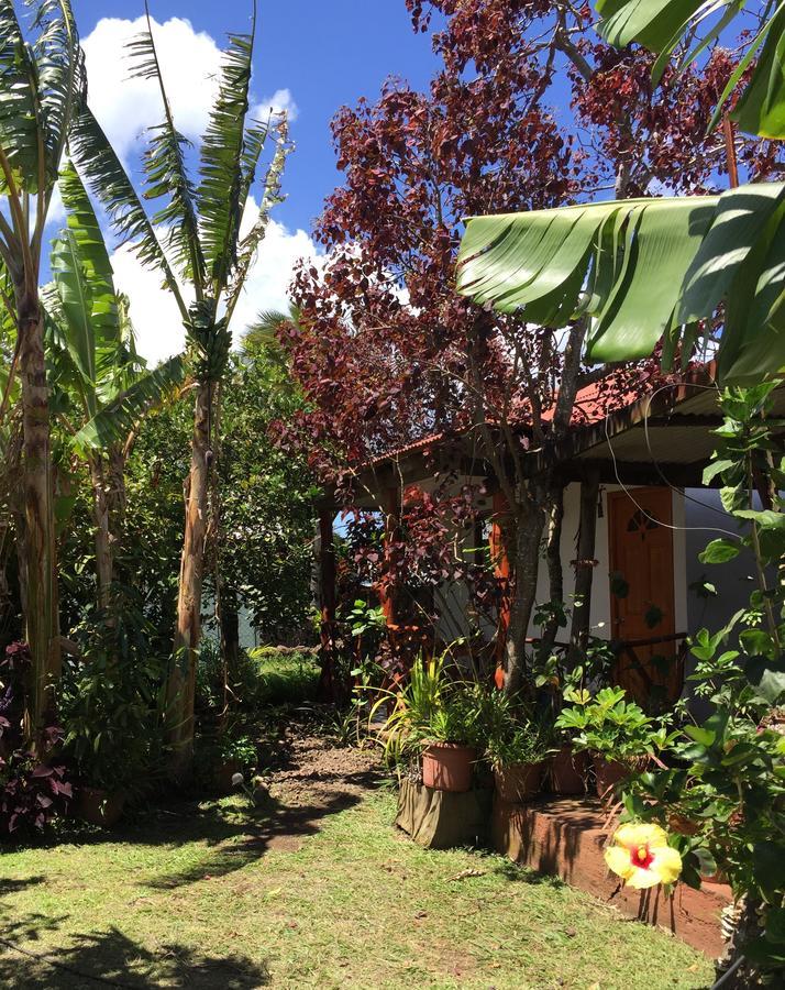 Cabanas Hinariru Nui Hanga Roa Exterior photo
